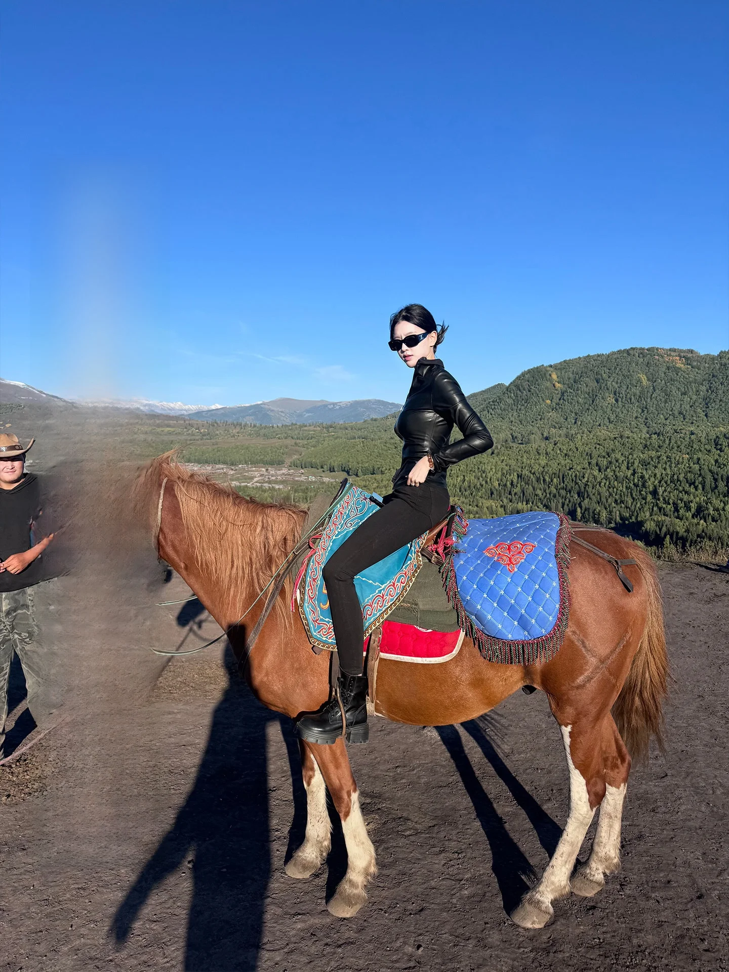 Jaqueta Feminina de Couro PU Preta com Zíper, Ajuste Slim, Estilo Motociclista, Casaco Curto, Estilo Agente Secreto, para Deslocamento, Moda