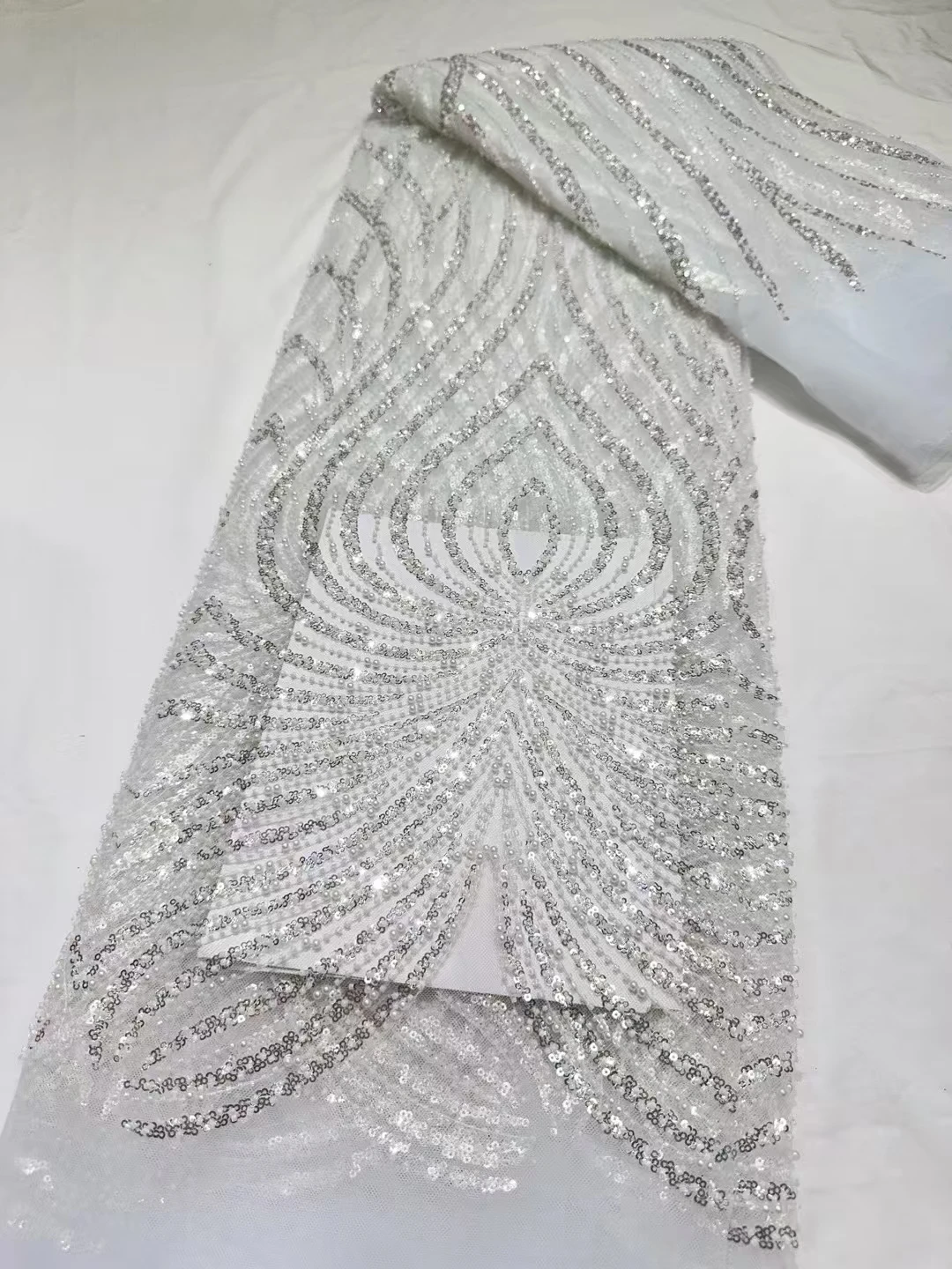 

Высококачественная кружевная вышивка, сетка, бисер, трубка, вышивка блестками, модные роскошные ткани для свадебных платьев в Европе и США