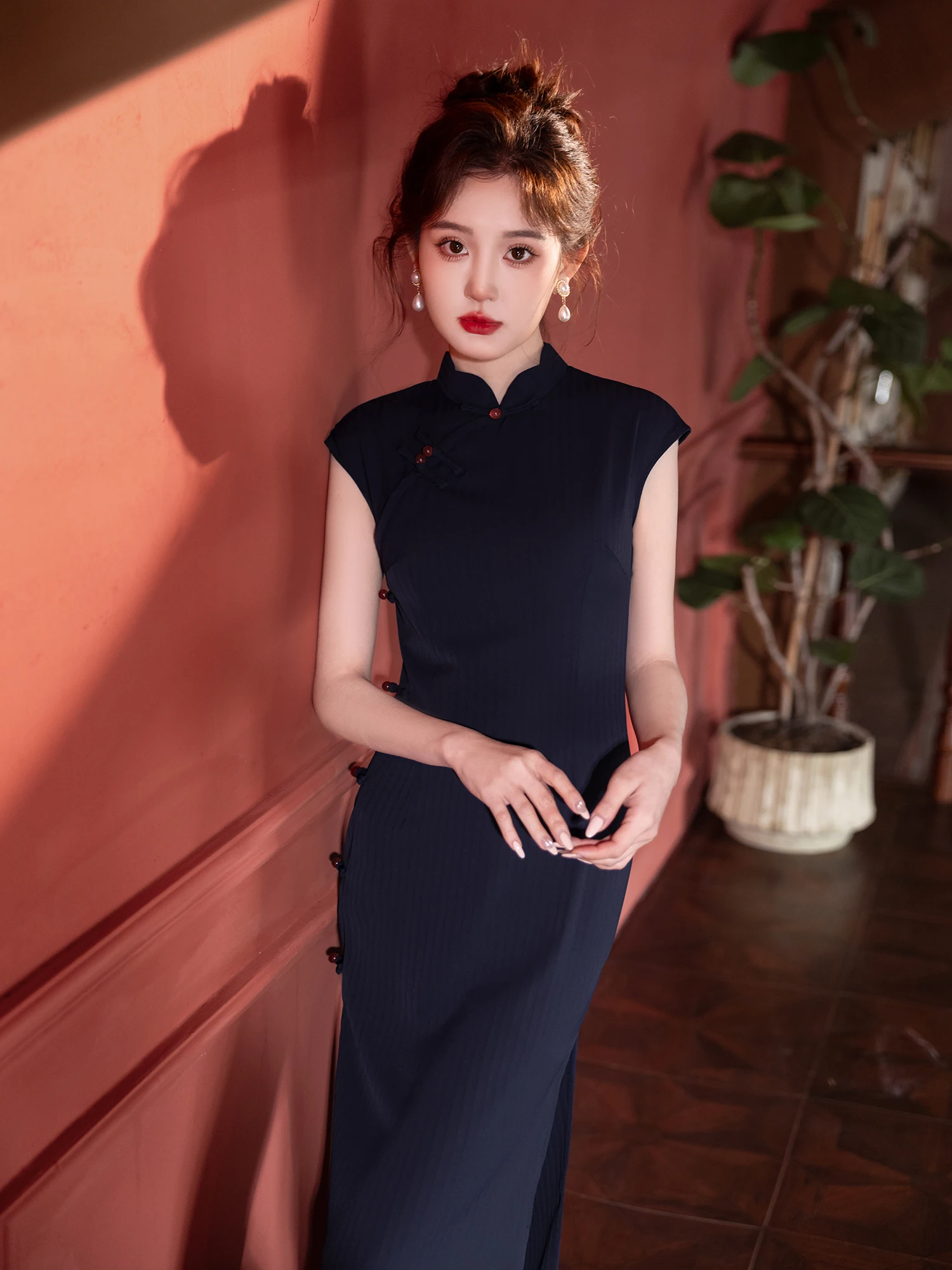 

Синее шелковое платье в винтажном стиле с восемью пуговицами, женское, весна-лето, новое, в китайском стиле, молодежное, ретро, элегантное, Aosphere