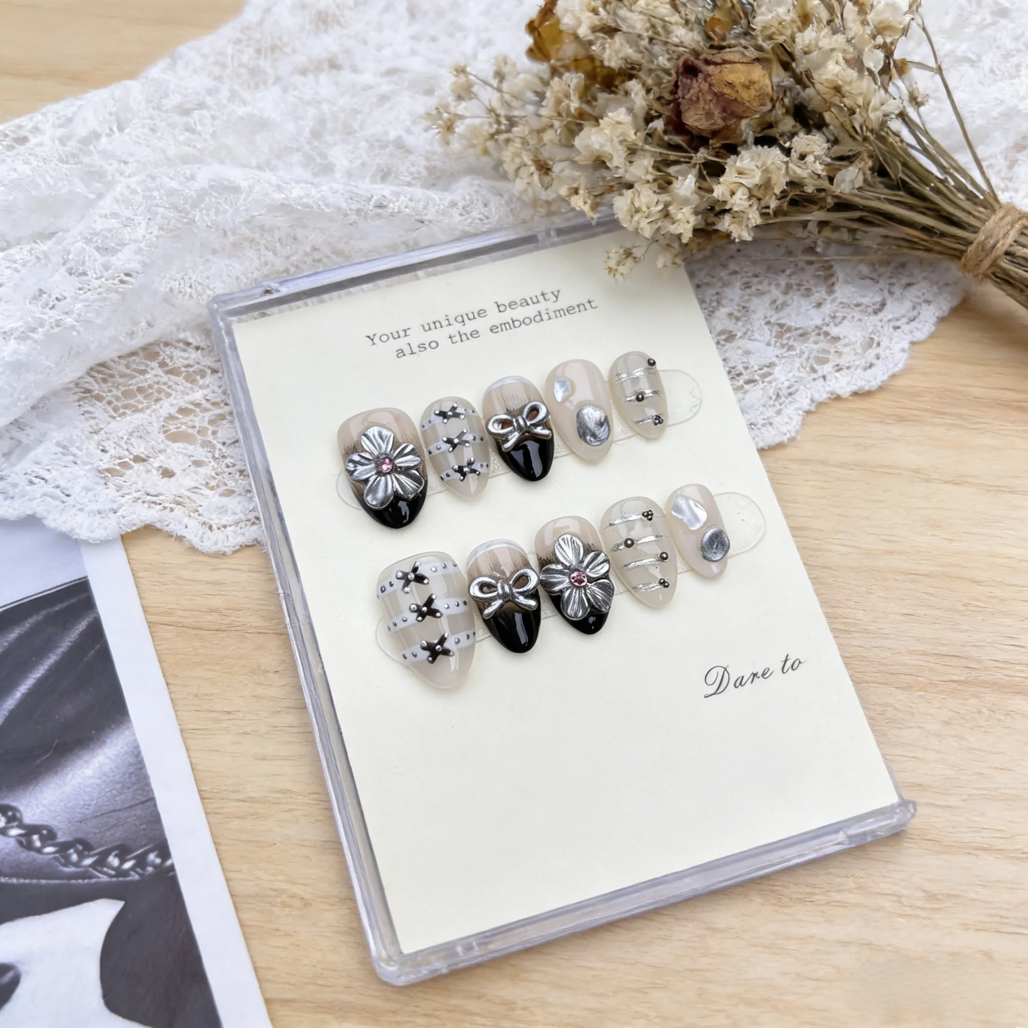 

10pcs Mirror Silver Floral Handmade Nails 3D-Carved Cat's Eye Press on Nail Short Almond Fake Nail for Women&Girl False Nail Art