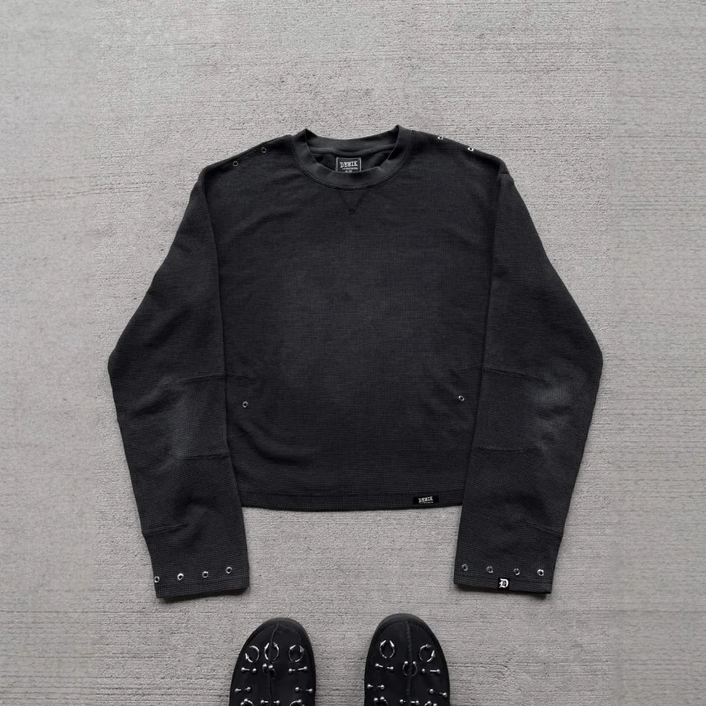 Black Waffle Knit Crop Long Sleeve T-shirt Metal Eyelet Rivet Detail Crew Neck Y2K Grunge Streetwear Cropped Thermal Top