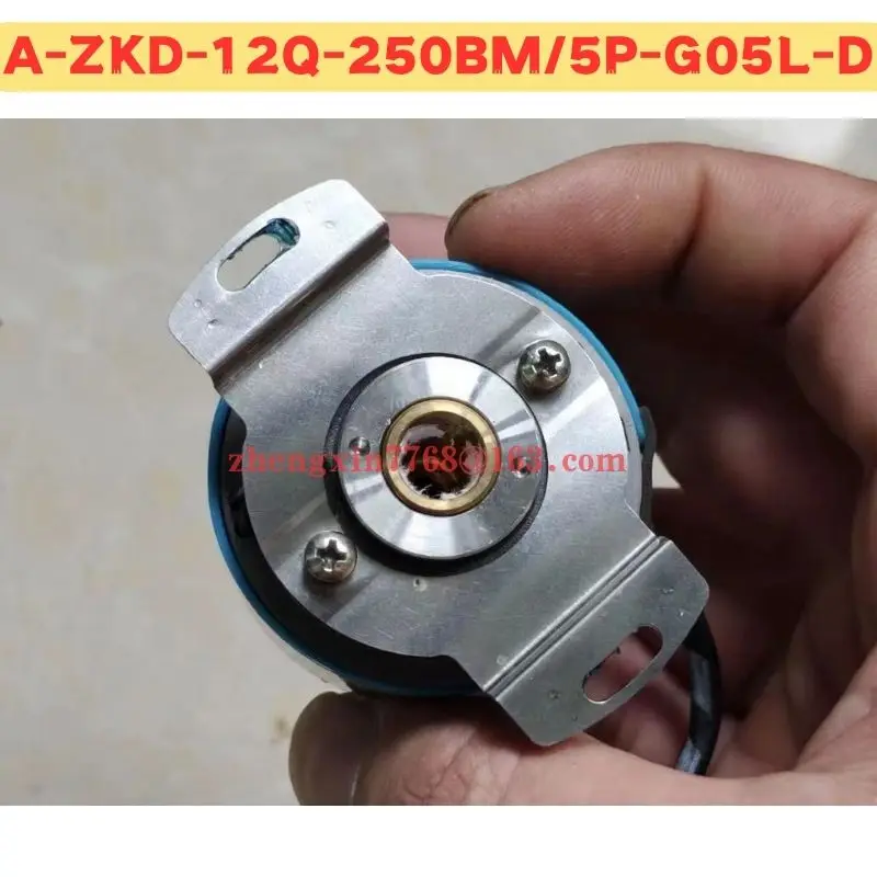 Used Encoder A-ZKD-12Q-250BM/5P-G05L-D A-ZKD-12Q-250BM 5P-G05L-D Normal Function Tested OK