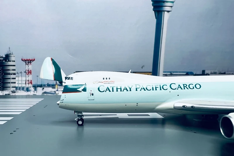 1:400 B747-8F B-LJF EW4748010 المحيط الهادئ الخطوط الجوية البضائع سبيكة طائرة نموذج لعبة لجمع الأنف مفتوحة قادرة