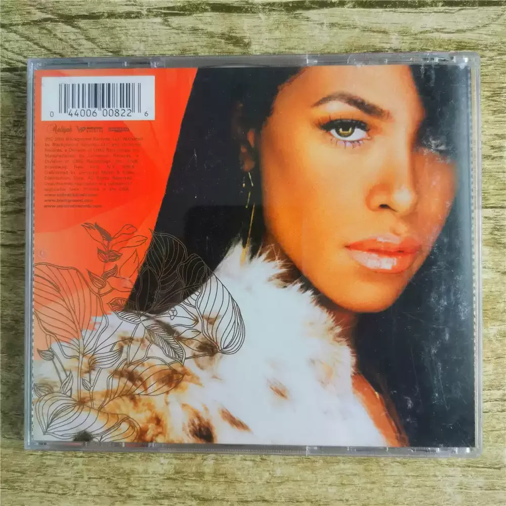 CD Aaliyah I Care 4 U Album di compilazione a doppio CD di Aaliyah (inclusa tracce classiche + opere non lanciate)