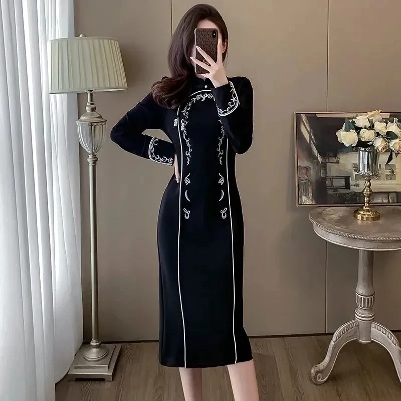 

New Chinese Style Spring Autumn Winter Dress Added Velvet Thickened And Improved Qipao Temperament Slimming Style Dress Women