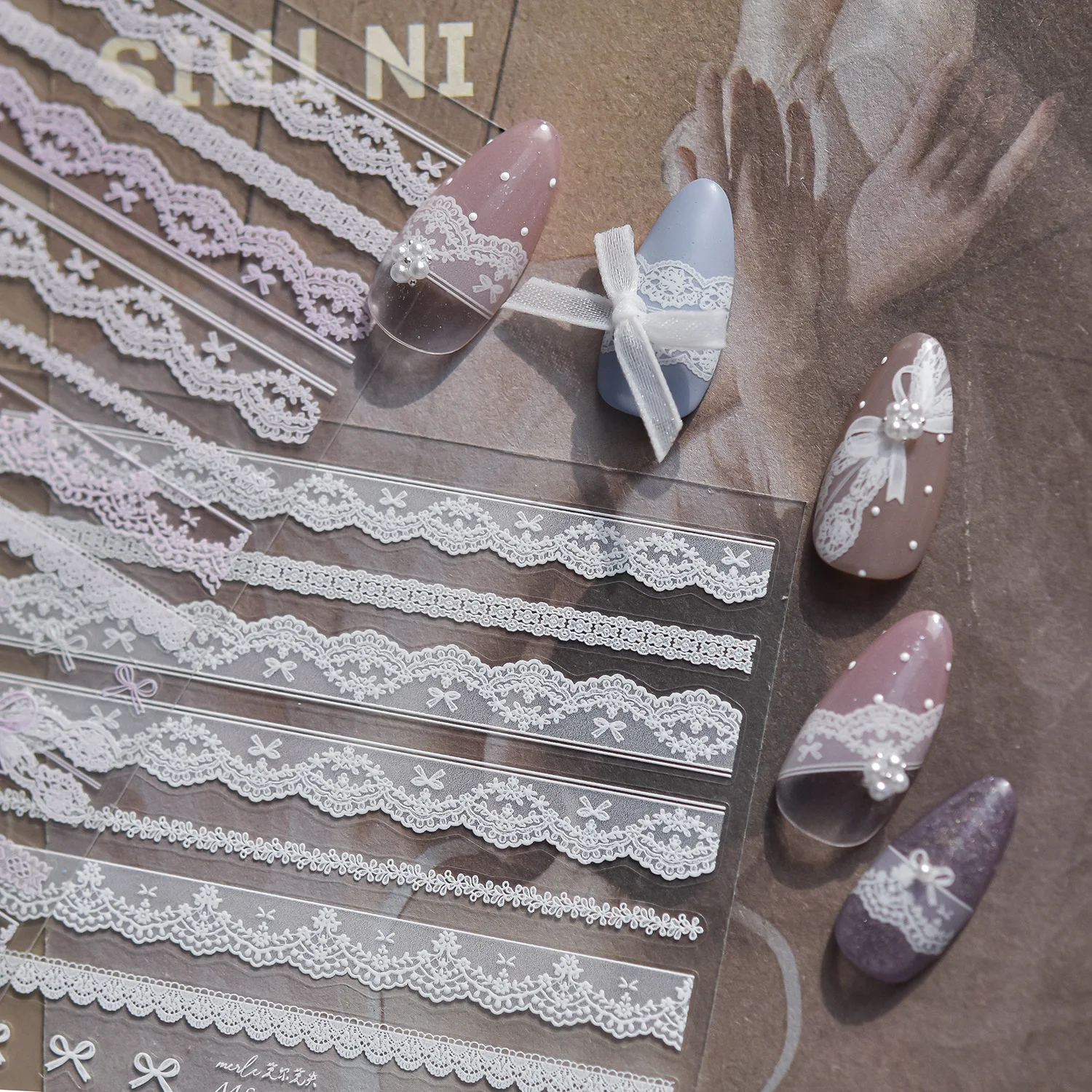 Romantische französische Ballett 5D Nagelaufkleber Weiß Schwarz Rosa Große Welle Spitze Schleife Hohle Blume Spitzenlinie Nagelkunst-Aufkleber Maniküre