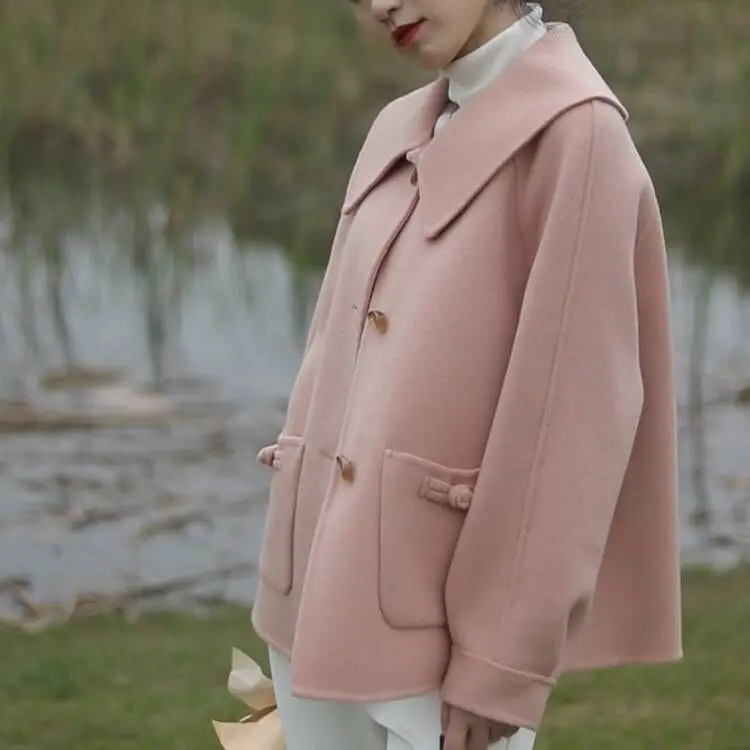 

Двустороннее шерстяное пальто женское, новинка весны 2024, свободный крой, модная зимняя куртка из овчины с воротником и пуговицами