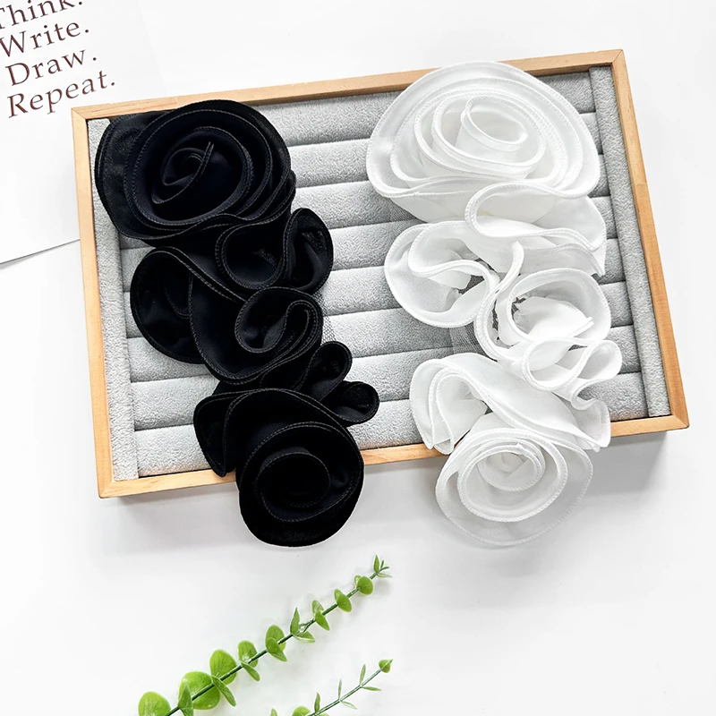 1 Pcs Black And White Pleated Lace Lace Mesh Flower Patch Handmade DIY Clothing Corsage Sewing Applique Accessories