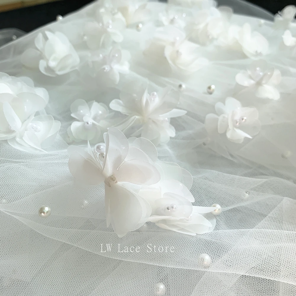 4CM, 3.5CM Delicate Off White Color 3D Flowers Handmade Beading Appliques Sewing on Wedding Veil Decorations 20 Pieces/Bag