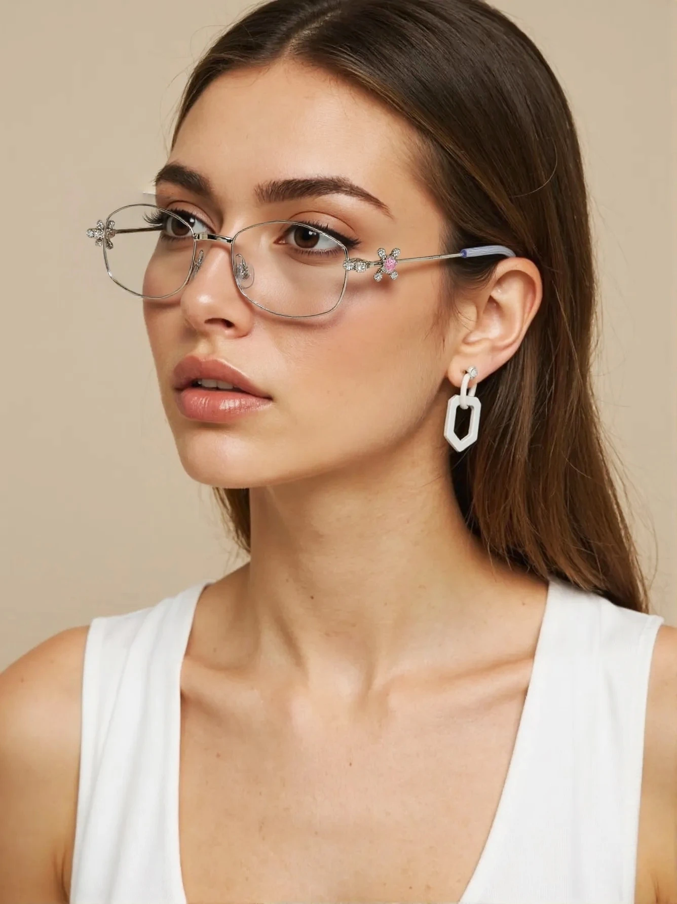 

Новые модные очки с бриллиантами для женщин, персонализированные, в стиле стрит-стайл, оправа Pure Desire, ромбовидные, многоугольные, с металлическими вставками