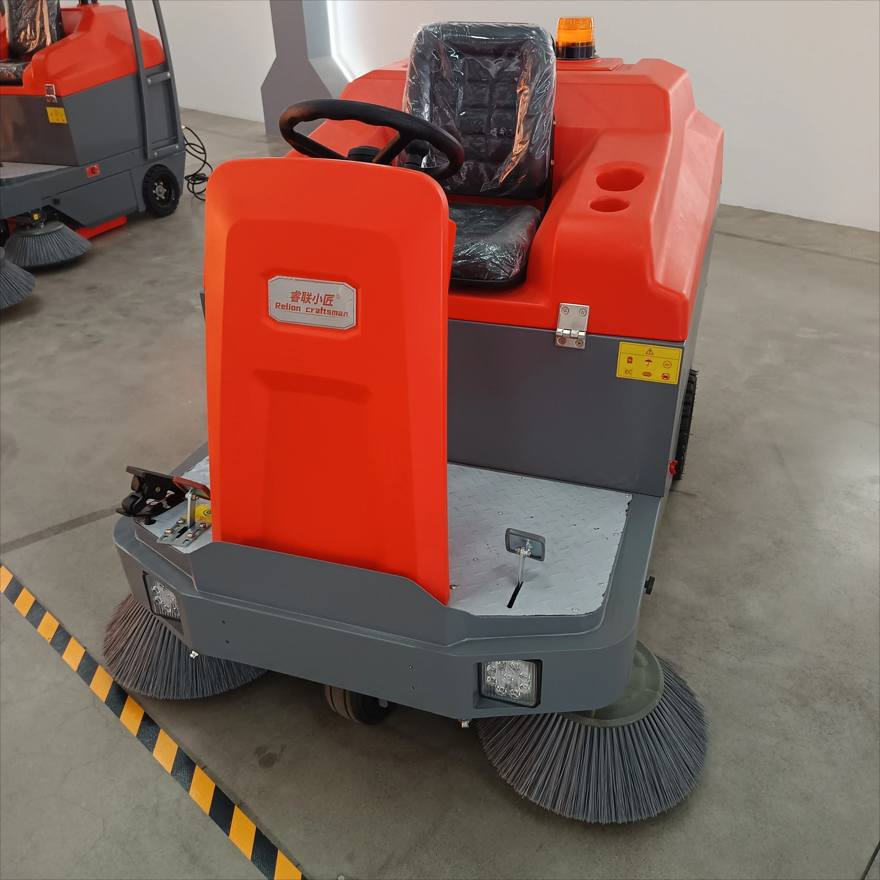 High Pressure Road Washing Machine 5000PA Water Jet For Stubborn Stains