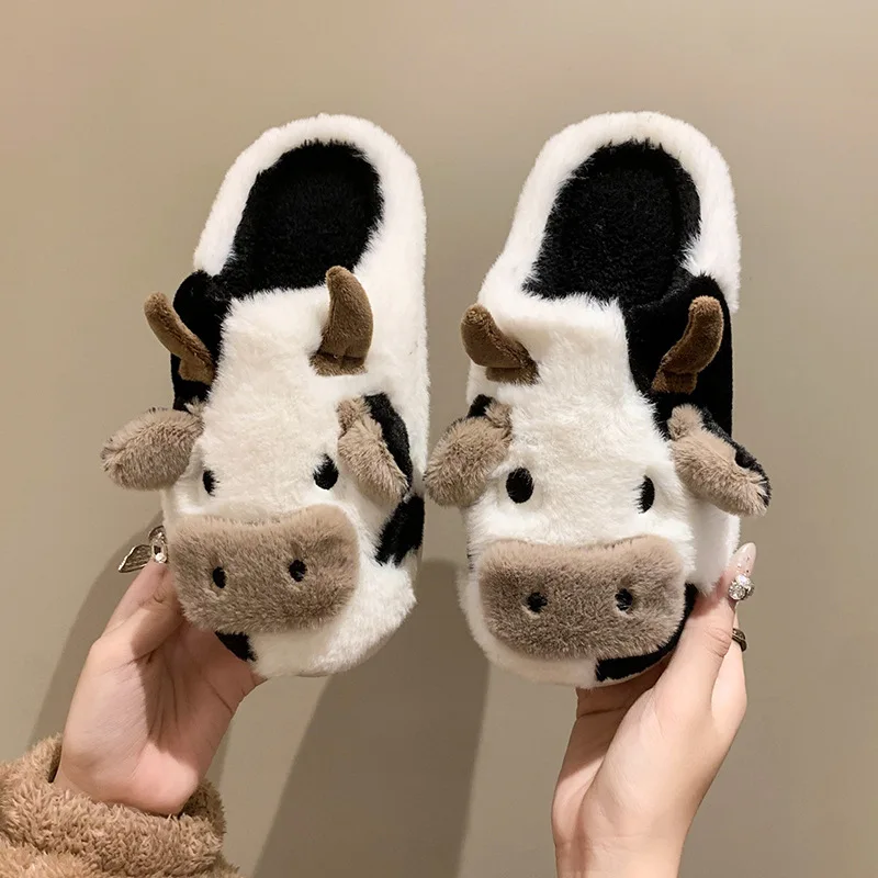 Zapatillas de algodón de vaca de dibujos animados para hombres y mujeres, pantuflas para interiores y exteriores, toboganes de vaca peludos, cálidos y acogedores, zapatos esponjosos de animales, Invierno