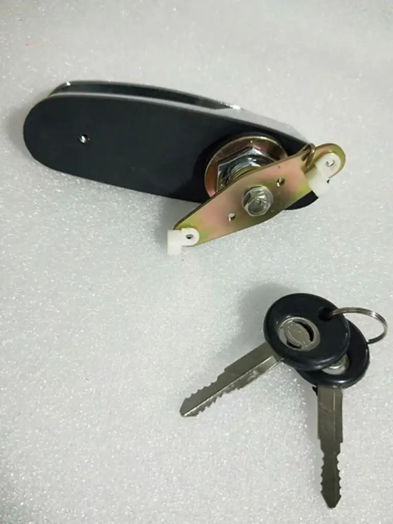 

8516700 -D81-B1 Ручка задней двери с защитой от навеса в сборе для Great Wall Deer