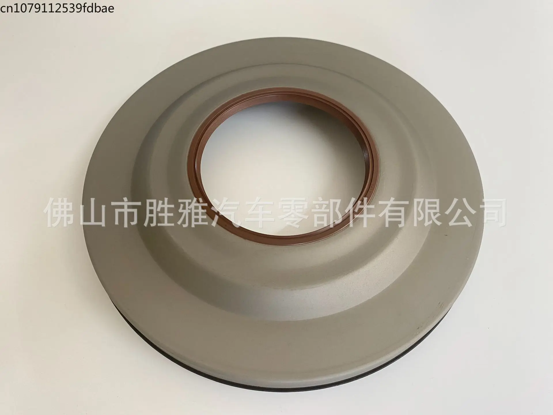 Applicable to Volvo clutch sealing cover, gearbox oil seal 1684808 31256845 31256729