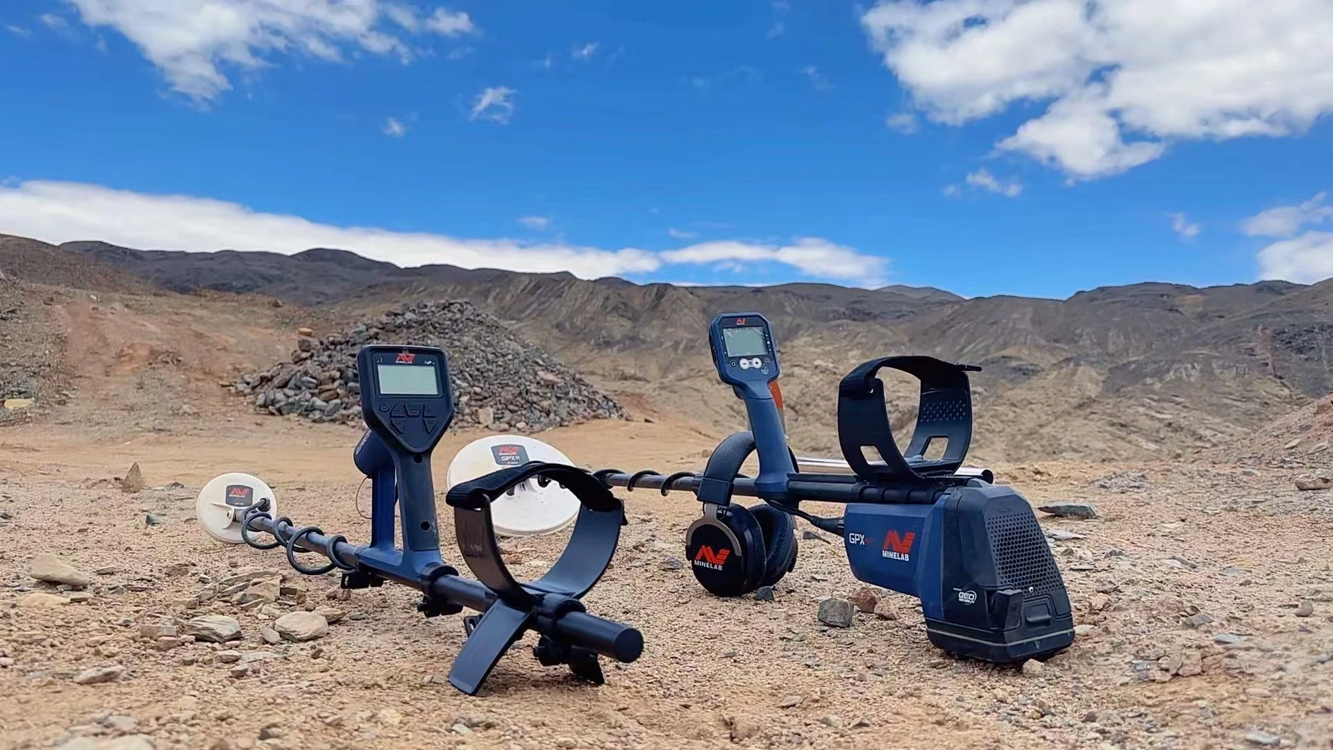 كاشف معادن الذهب الصيني الأصلي 7000 مخفض عالي الأداء مع 13 ملف بحث فائق D