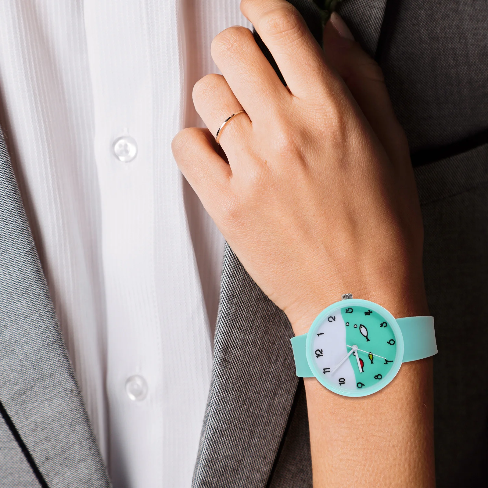 ساعة كوارتز للطلاب من السيليكون بنمط كرتوني كاجوال للفتيات للاستخدام الخارجي وحزام مرن هدية مثالية لعيد الميلاد والكريسماس #3