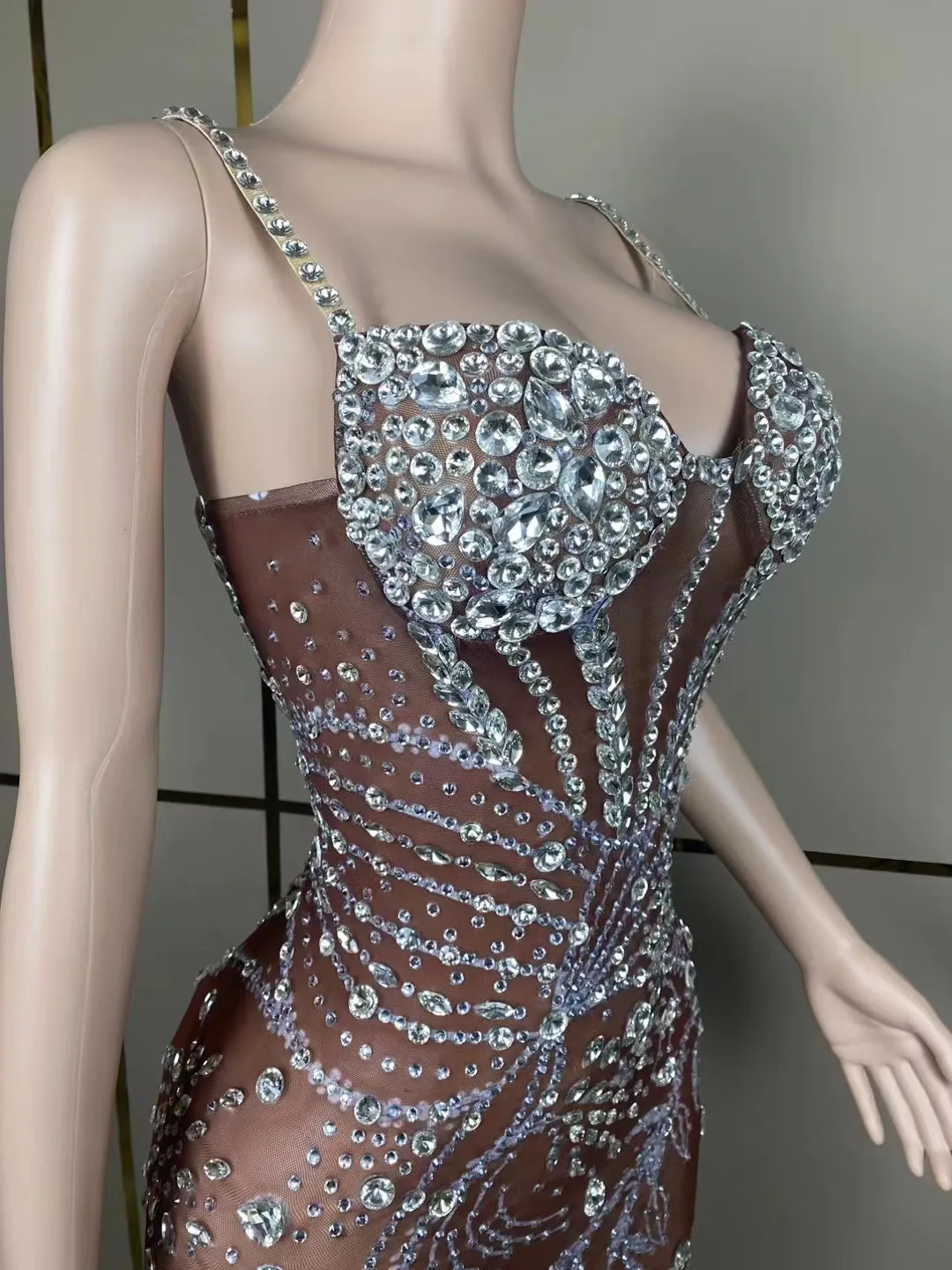 Customized New Sexy Lace Transparent Diamond Pearl Sequins Feather Water Diamond Wrap Hip Dress Long Dress Performance Dress