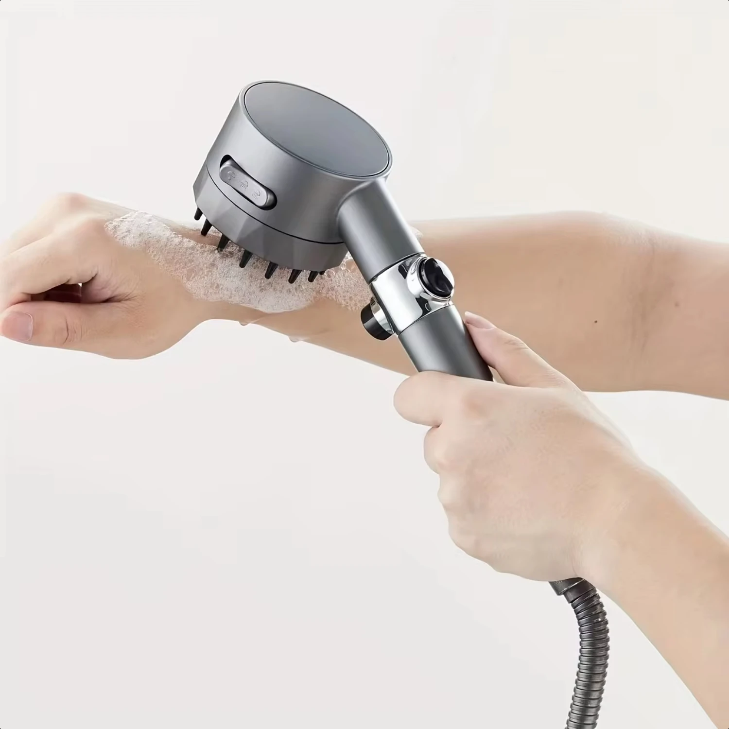 self-contained silicone soft particle massage showerhead, three-position  adjustable pressurized showerhead.