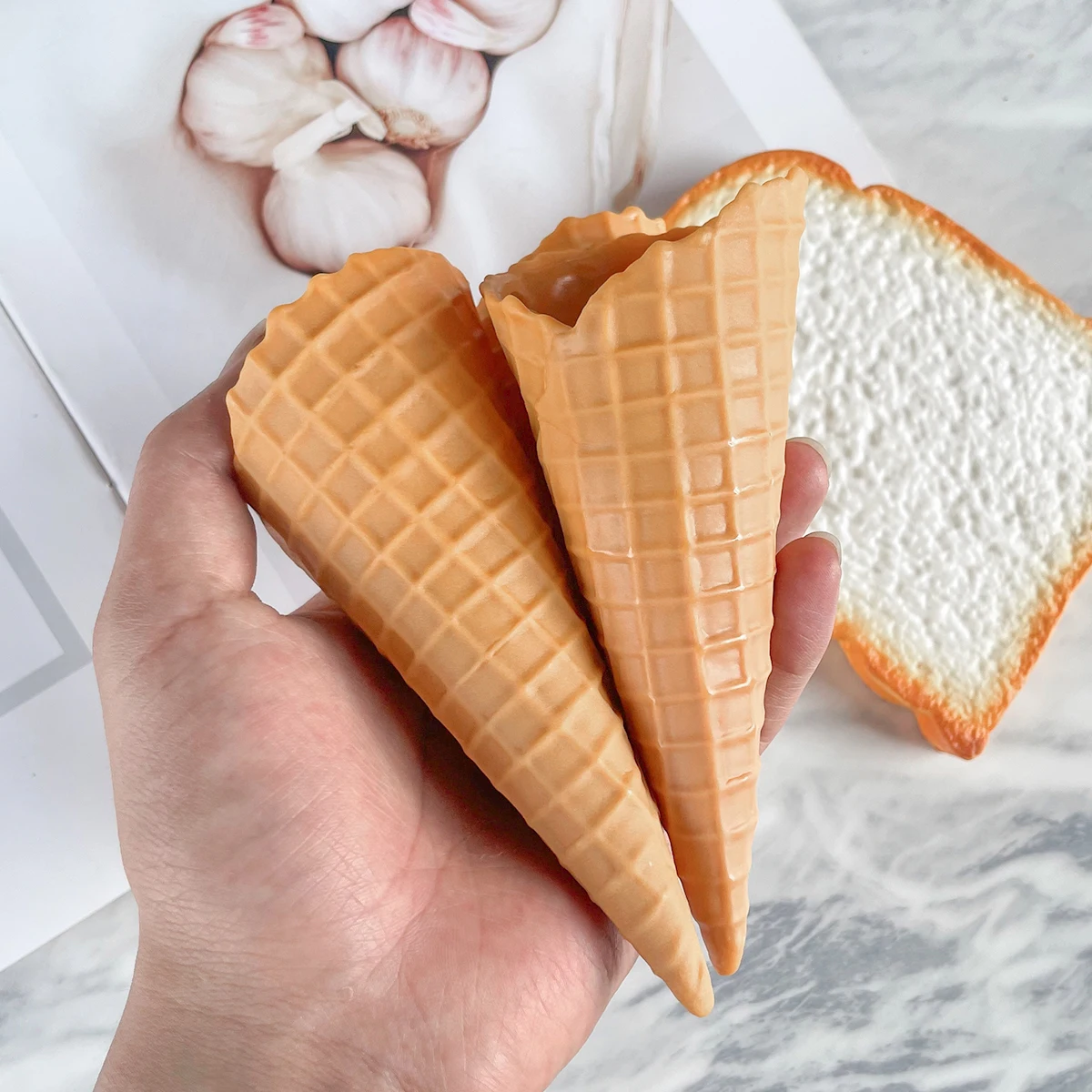 5/10 Stück Künstliche Waffel-Eiscreme-Waffeln – Realistische Simulations-Lebensmittel-Requisite für Bäckerei-Displays, Küchendekoration & Lebensmittelfotografie – Detail 7