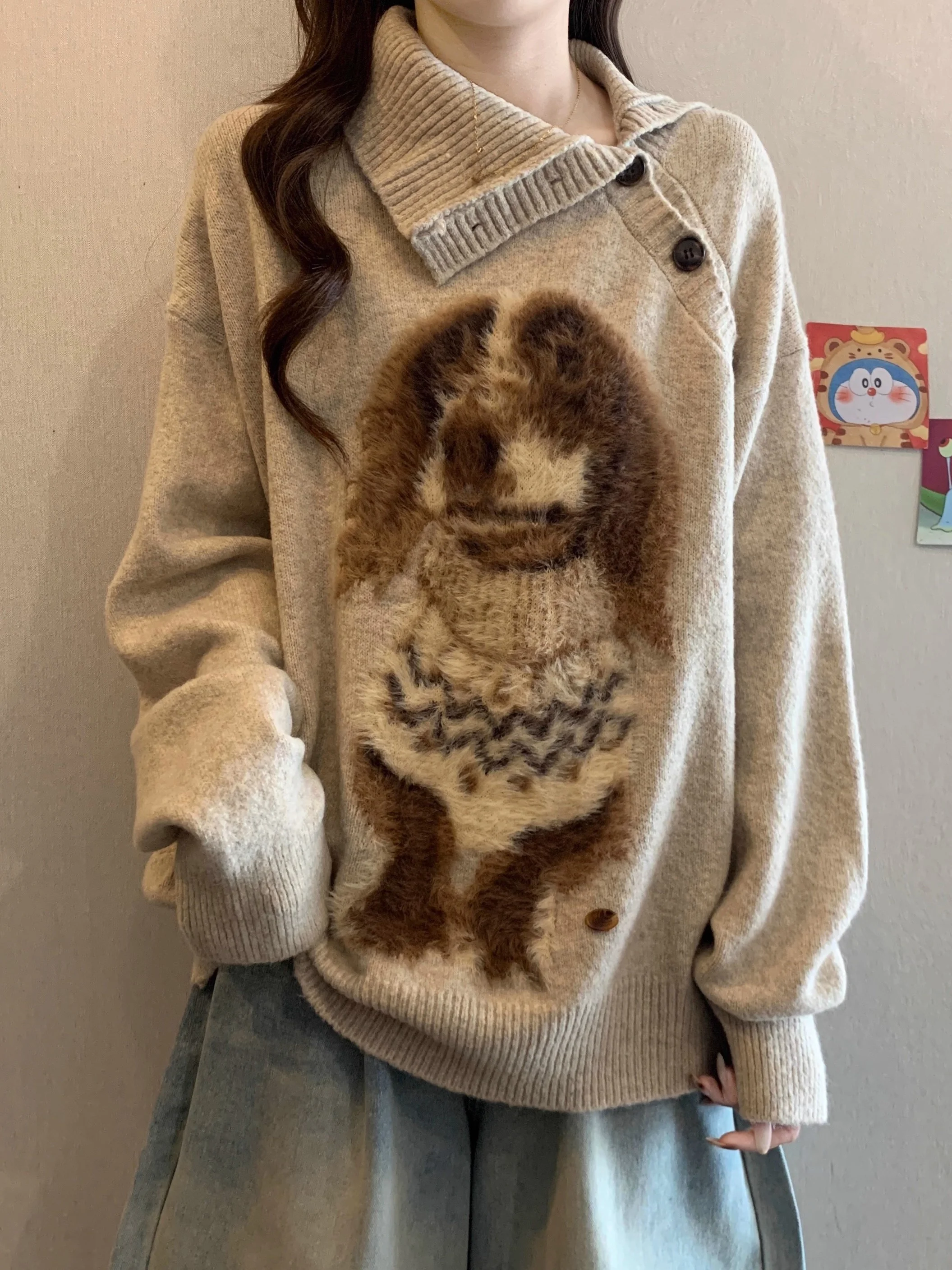 

Женский свитер большого размера, осенне-зимний, вязаный, с интарсией в виде собачек, с косым воротником, удобный крой