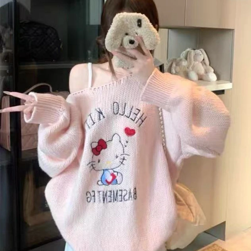 산리오 헬로 키티 섹시한 여성의 비대칭 어깨 긴 소매 니트 스웨터 만화 패션 소녀 겨울 따뜻한 자수 스웨터