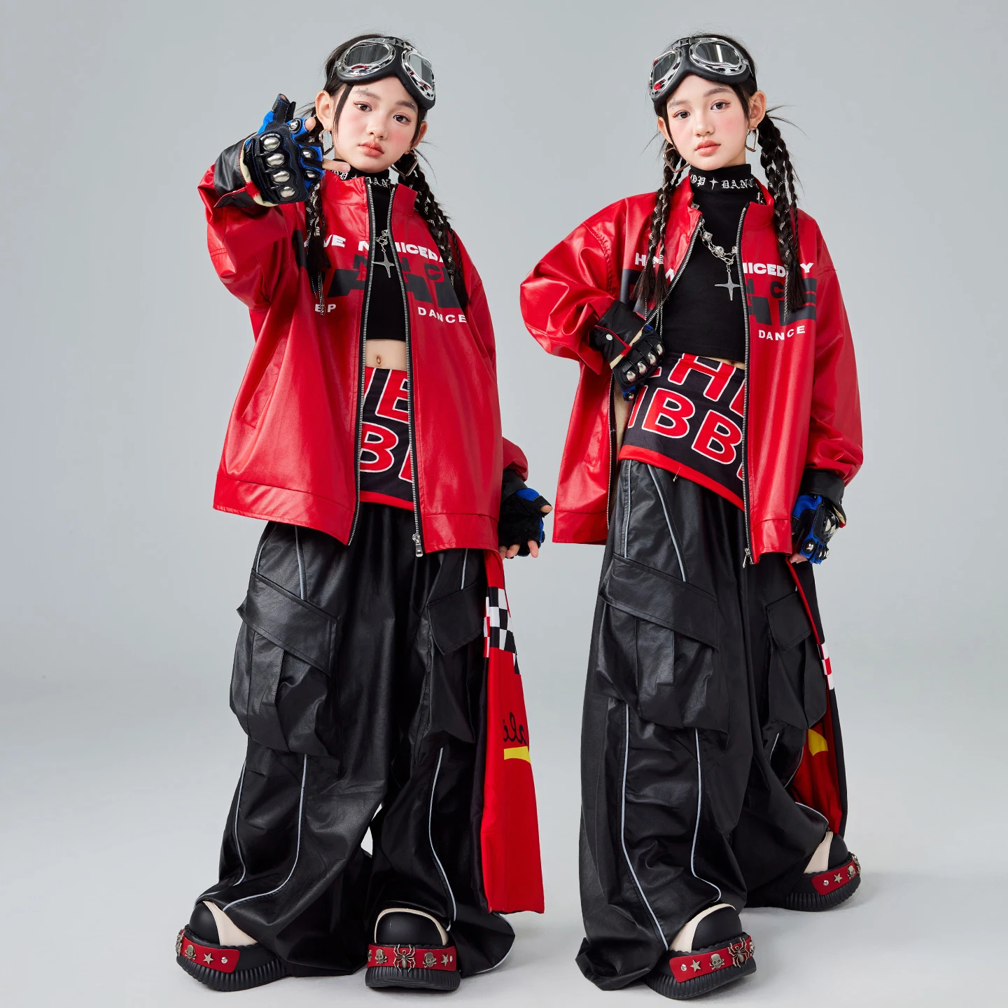 2025 قاعة الرقص الهيب هوب أزياء رقص للفتيات معطف أحمر من الجلد السراويل فضفاضة الشارع الشهير الأولاد أداء الجاز المرحلة ارتداء DQS21674