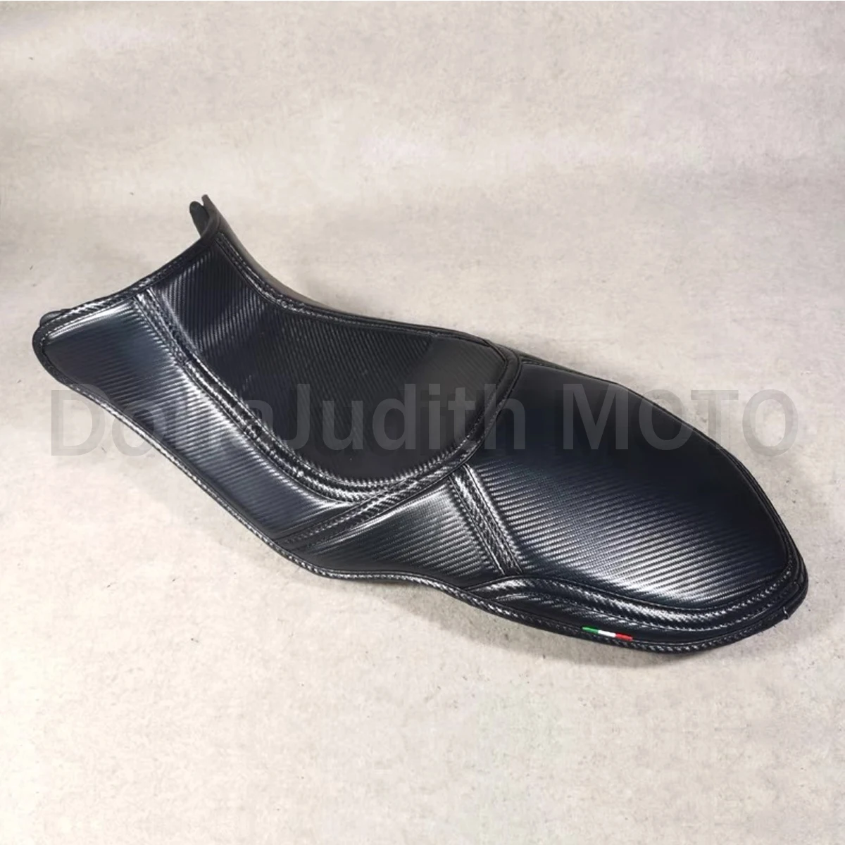 Imitacja włókna węglowego Gąbka Poduszka Modyfikacyjna Miękki Pokrowiec na Siedzenie Pogrubiający i zmiękczający wodoodporny DO BMW F900XR F900 900XR XR 900 2021