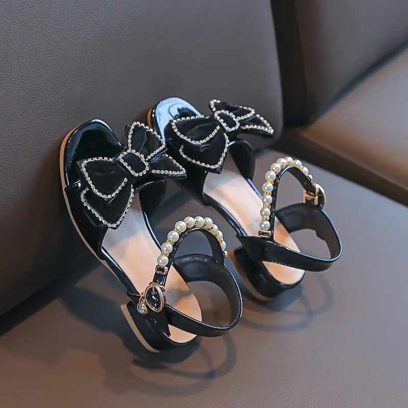 Girls' Summer Fashion Sandals Kids Diamond Pattern PU Upper with Hook-and-loop Fastener Closure Rubber Sole Princess Dance Shoes