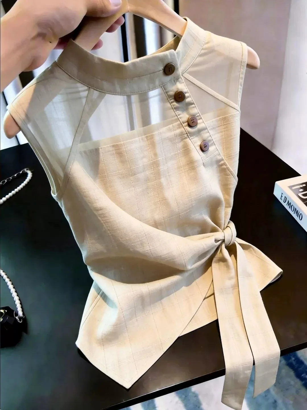 

Commuting Versatile Small Crowd Design Sense Tie Waist Slimming Sleeveless Top Women's 2026 Summer New Style Silk Blouse