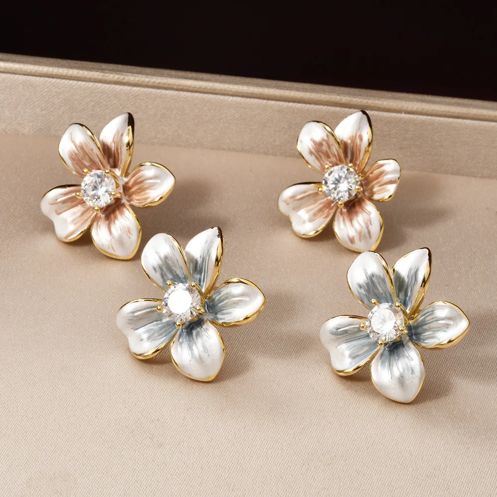 

Winter Autumn 2025 Stainless Steel Zircon Flower Earring Post for Women Stud Earrings Versatile Popular Charm Jewelry Gift