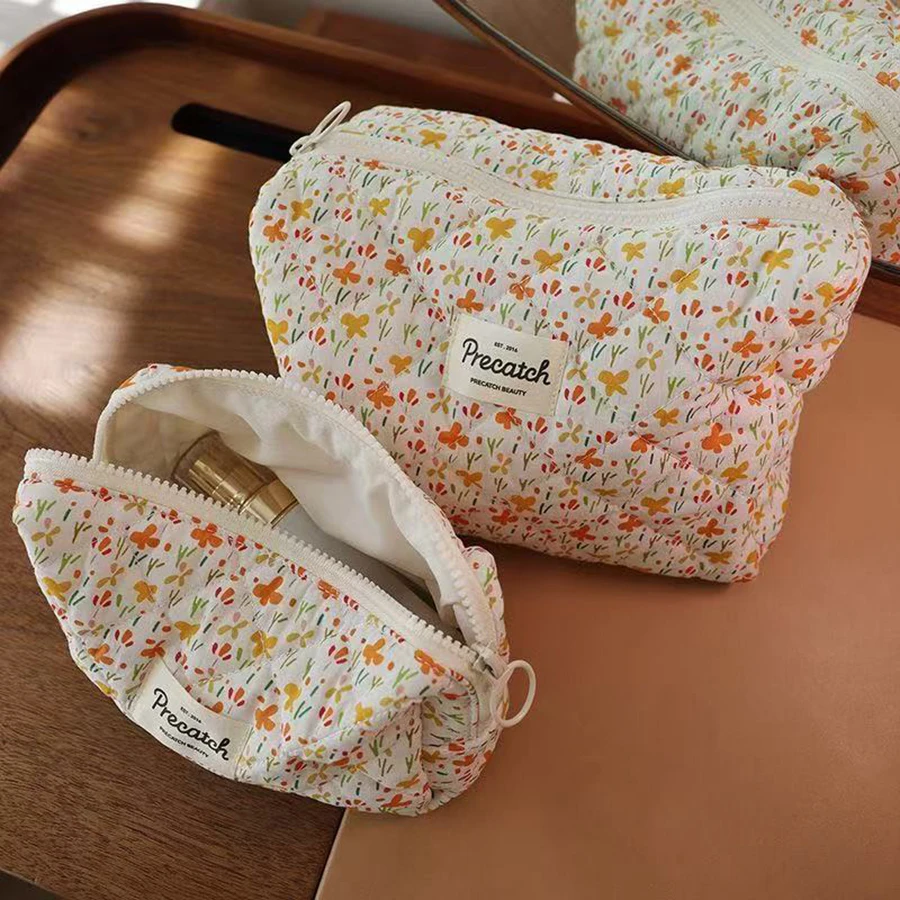 

Косметичка во французском стиле с цветочной вышивкой • Органайзер для косметики и уходовых средств • Многофункциональная дорожная сумка для ежедневного хранения