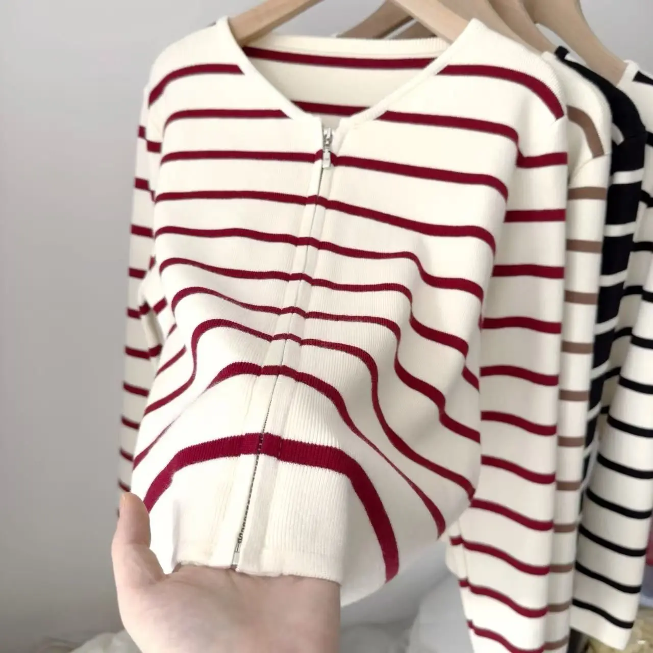 Cardigan Women Sweaters Coats Vintage Striped Zipper Jackets Round Neck Jumpers Y2k Streetwear Knit Open Stitch Autumn Winter