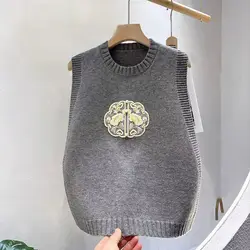 Embroidered round neck knitted vest for women's inner wear, spring 2024 new sweater vest for external wear