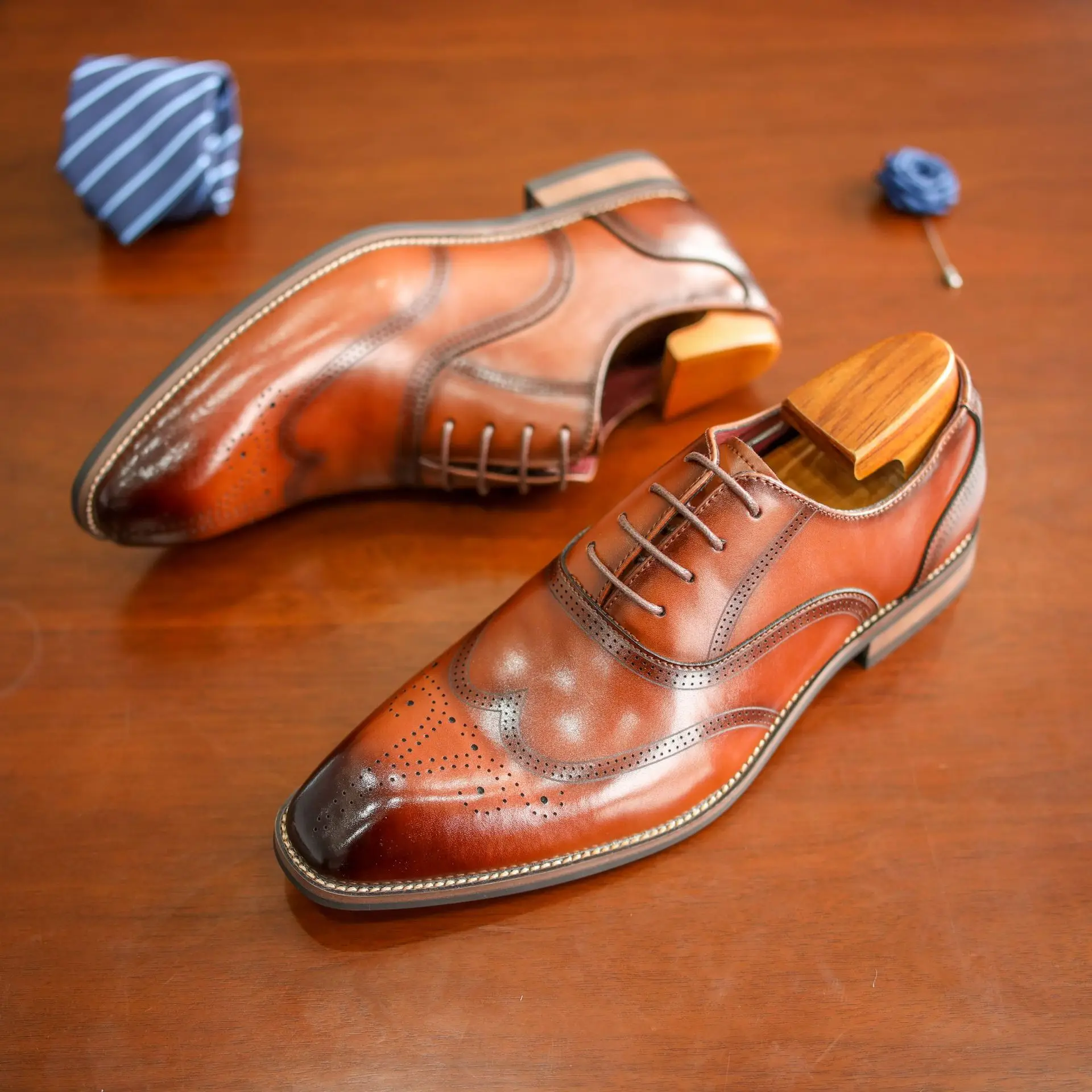 Men Shoes 2025 Shoes For Men Men's Business Shoes Genuine Leather Brogues Carved Wedding Party Large Size Shoes