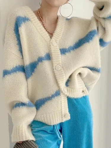 V-Neck Striped Knit Sweater Loose Fit Casual Versatile Outerwear Autumn 2026 Early Fall Bold Color Block Chunky Knit Cardigan