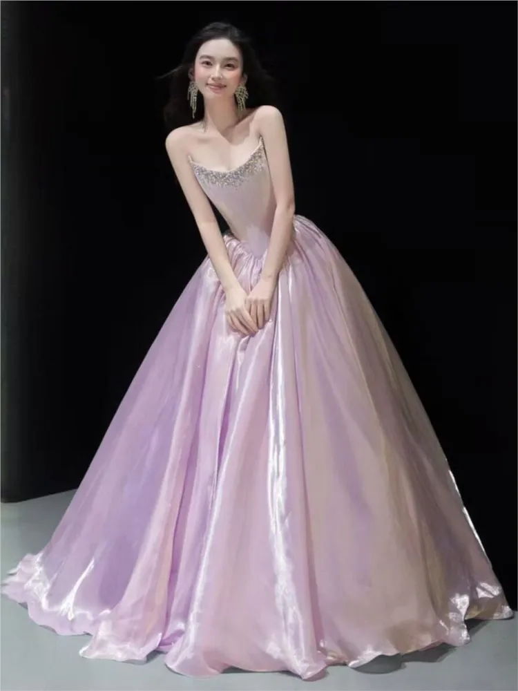 

A new strapless dress for the coming-of-age ceremony host's art examination banquet exuding of light luxury