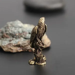 Creative Craft Small Eagle Statue, Sculpture in Miniature Crafts, Copper Copper Statuette, Vintage Ornament, Home Desk Decor Interior 8 Main Sales Aguia Decoration Statue - №1