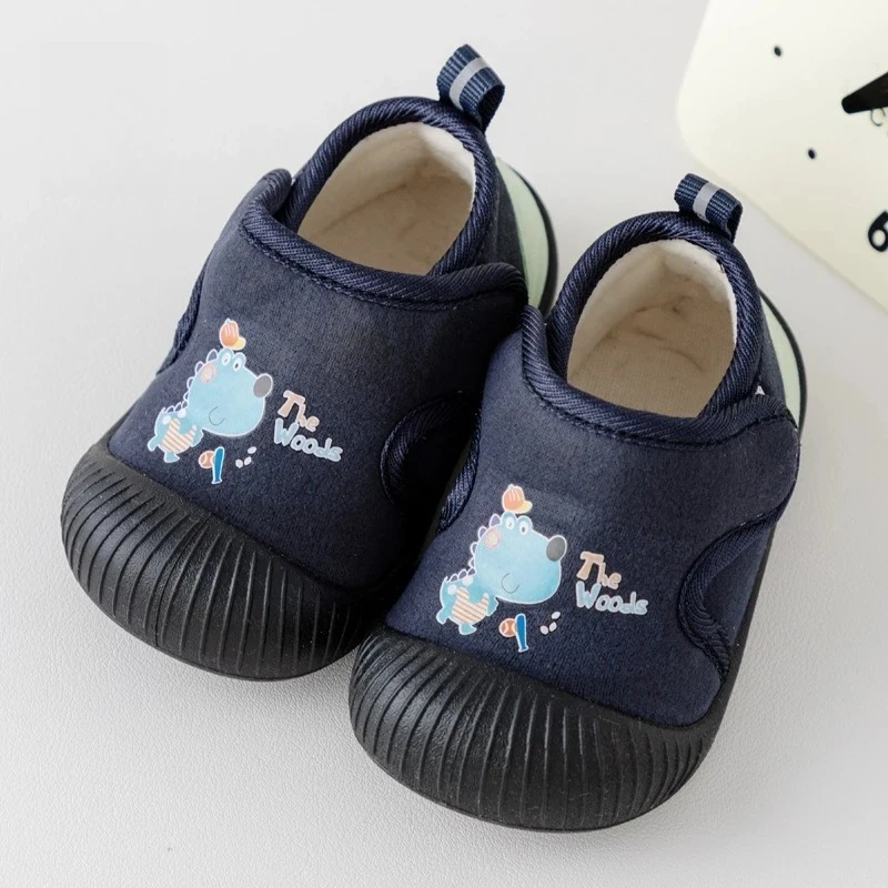 

Первые детские ходунки 2025 года, теплые пинетки на нескользящей мягкой подошве на флисовой подкладке с мультяшным дизайном для младенцев и малышей