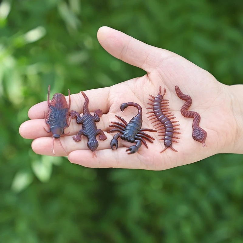 Jouets de farces amusants et réalistes, insectes effrayants, faux cafards, serpent, jouet de farces d'halloween, décor du poisson d'avril