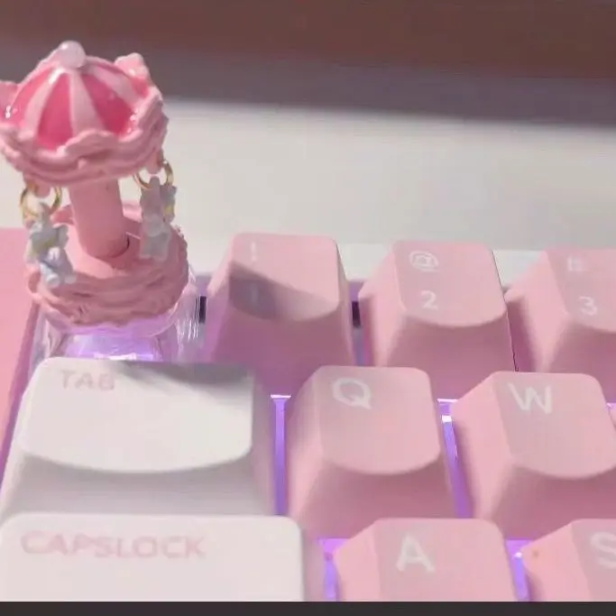 Merry-go-round Keyboard KeyCaps Dynamic Rotating Carousel Full Three-dimensional Feel Paint Creative DIY Jewelry Accessories 1cp