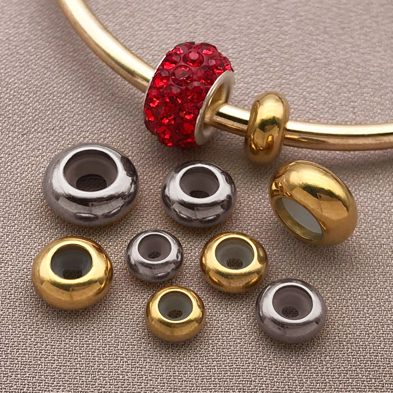 10 teile/los 7/8/10mm Edelstahl Spacer Perlen Mit Silikon Gummi Stopper Perlen DIY Halskette Schmuck, der Armband Erkenntnisse
