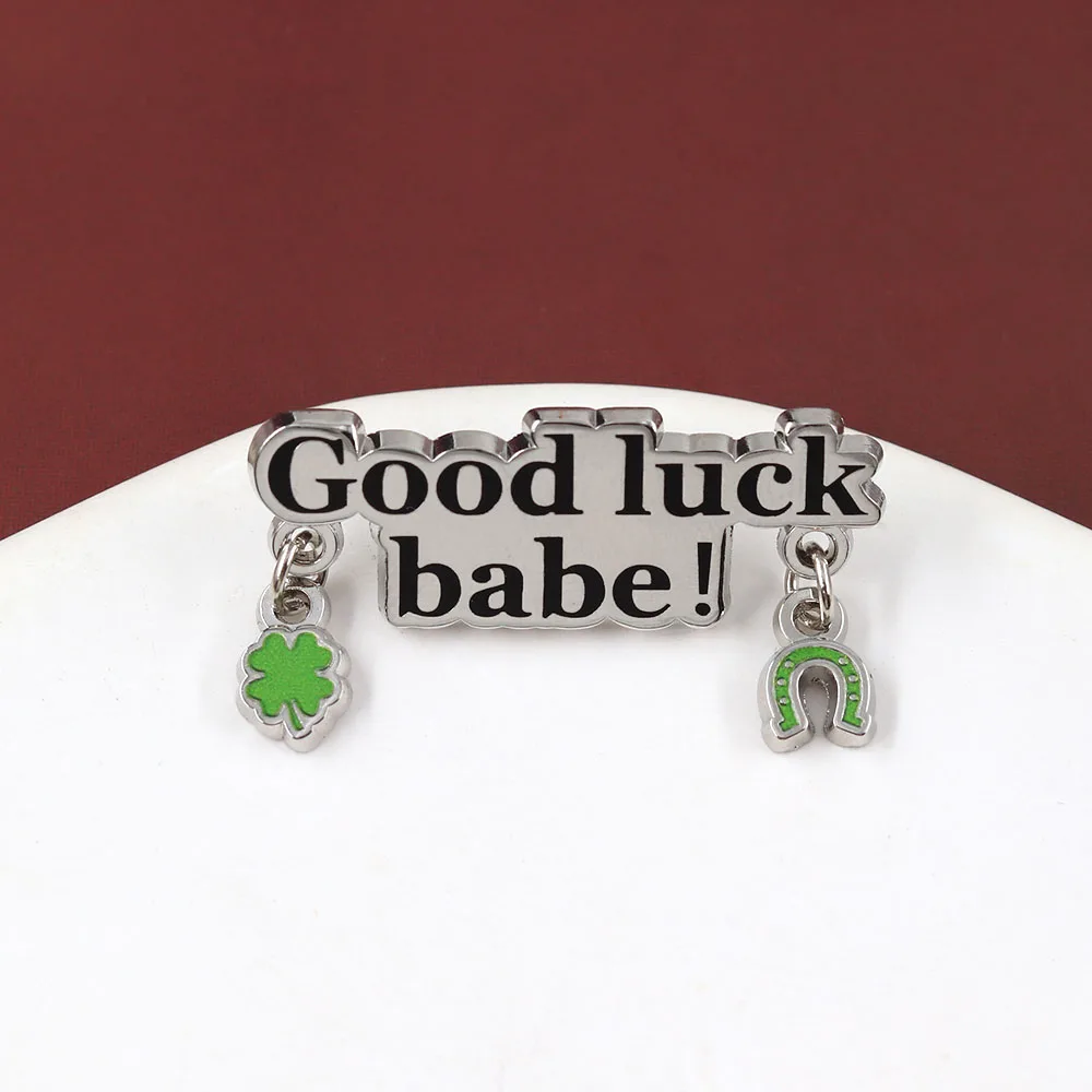 Good Luck Babe Brooch Four Leaf Clover Horseshoe Enamel Pin Lucky Symbol Themed Metal Badge Playful Blessing Collection Pin Gift