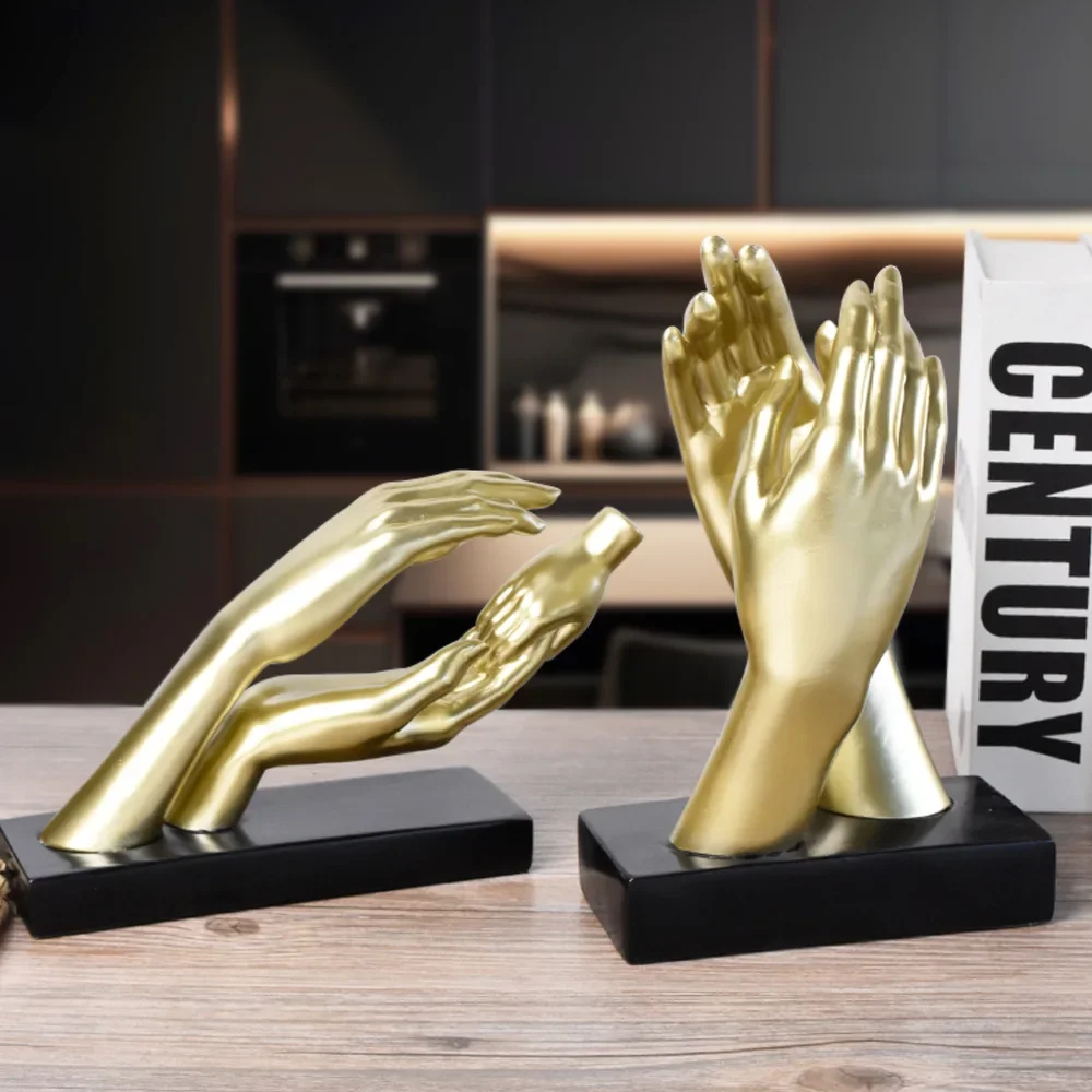 Resin Ornaments Golden Palm Handicrafts Hand Arm Hand-holding Sculpture Couple Family Figurine Home Decoration Accessories