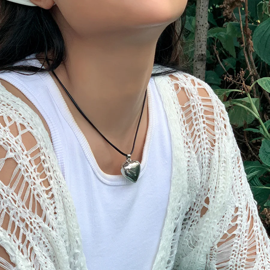 Necklace 3D Mirror Heart Pendant Geometric Sleek Premium Metal Silver Tone Elegant Daily Party Gift for Women High Quality