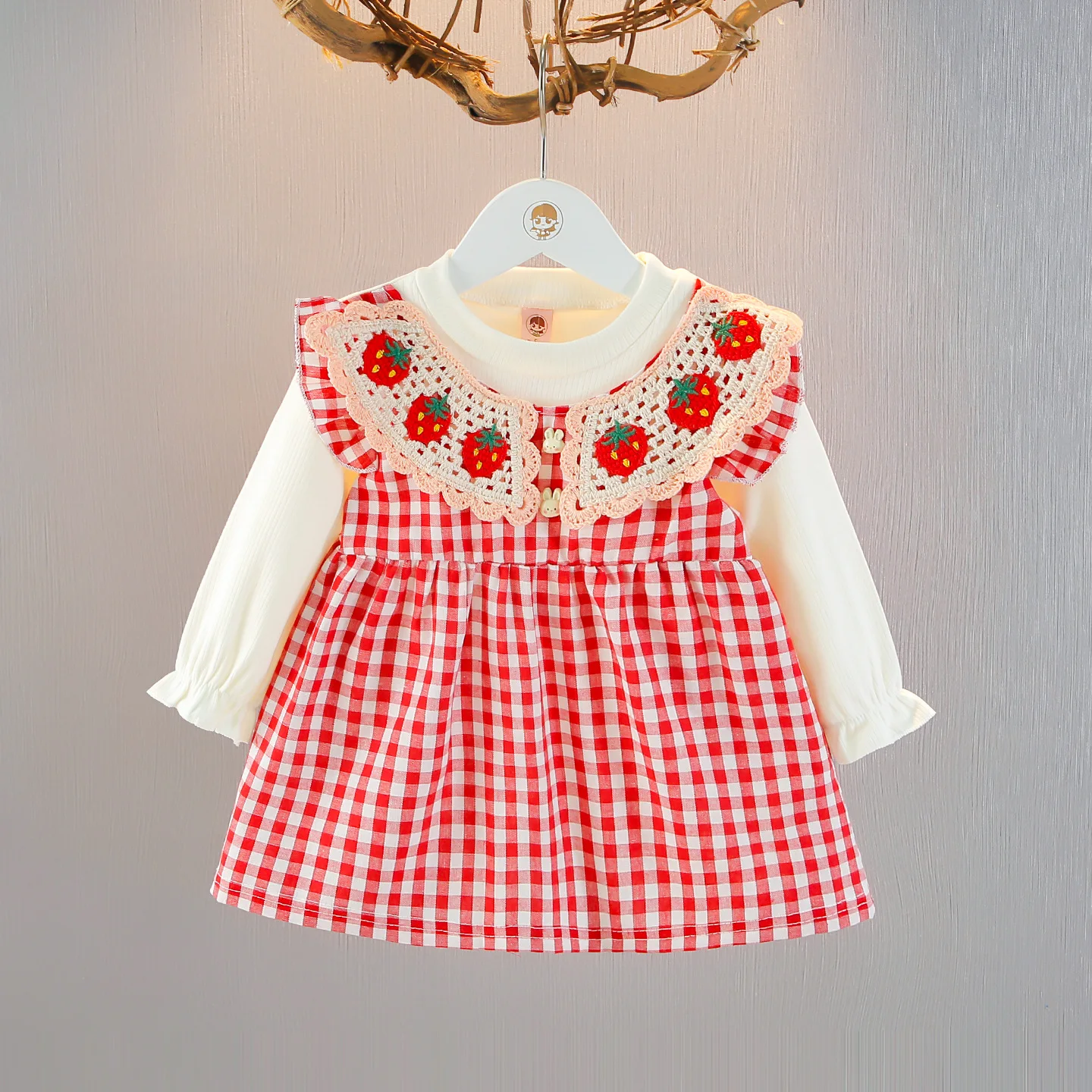 

Платье для новорожденных девочек, новое осеннее платье принцессы в клетку для маленьких девочек с вышивкой вишни, повседневное платье для маленьких девочек
