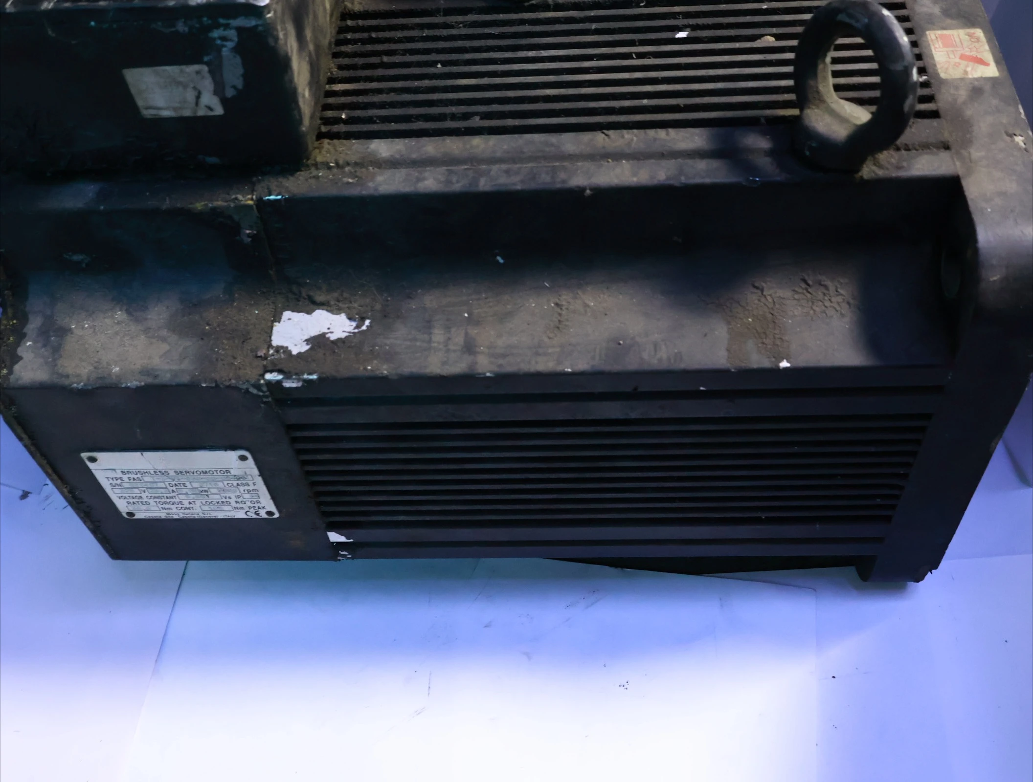 Used T-3-V3-030-00-00-00 For MOOG T-3-V3-030-00-00-00 servo motor