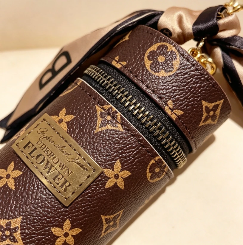 Gantungan Kunci Kotak Lipstik - Monogram Keychain Leather ulasan dan harga