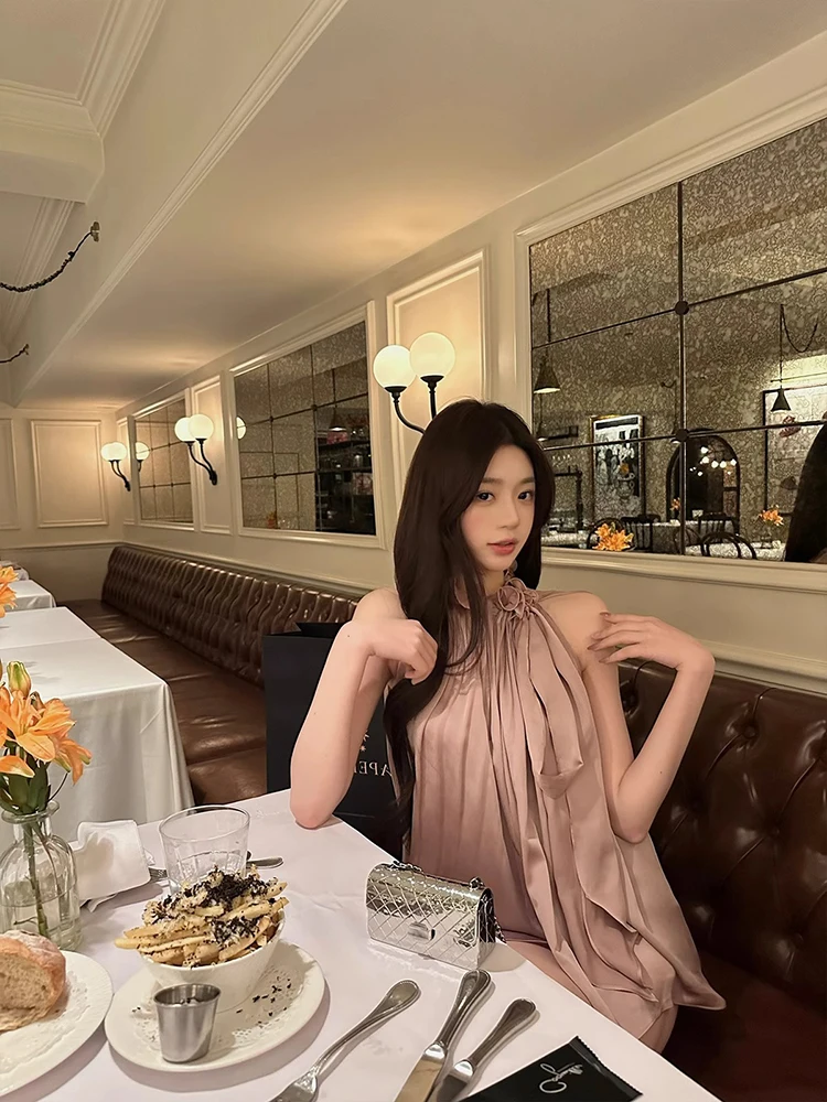 

Acetate Satin Floral Print Svel Women's Top Summer Hanging Ne Strapl Vest Wave Fold Design Casual irt