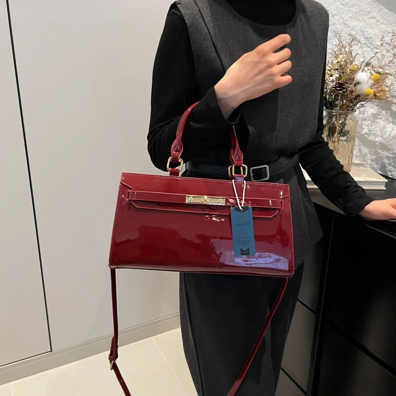حقيبة كيلي عصرية محمولة باليد من الجلد اللامع 2025 جديدة - سعة كبيرة، نسيج ممتاز، حقيبة كتف/كروس أنيقة للنساء