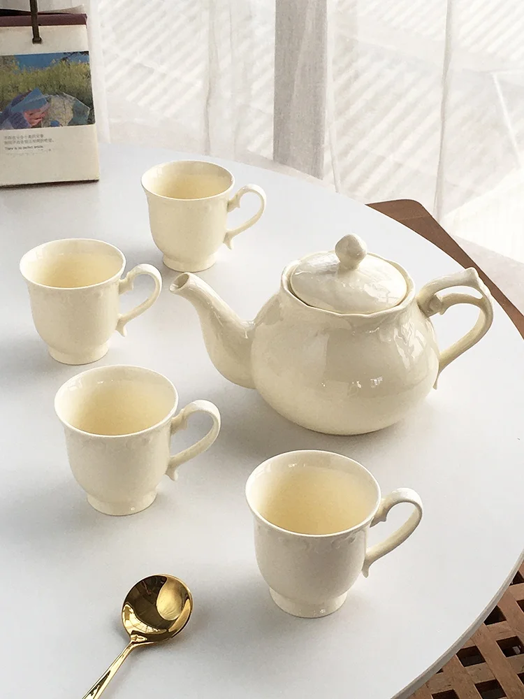 

Annie Garden European Sle Cerc Coffee Pot with Fine Relief for ternoon Tea And Coffee Brewing